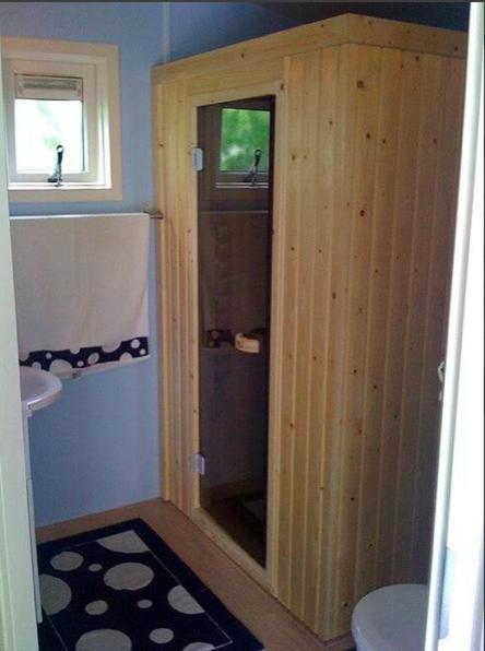 Een Chalet Met Prive Sauna En Tuin Villa Tzummarum Ngoại thất bức ảnh
