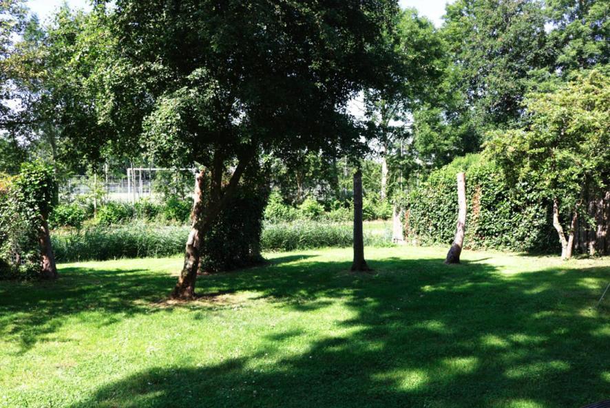 Een Chalet Met Prive Sauna En Tuin Villa Tzummarum Ngoại thất bức ảnh